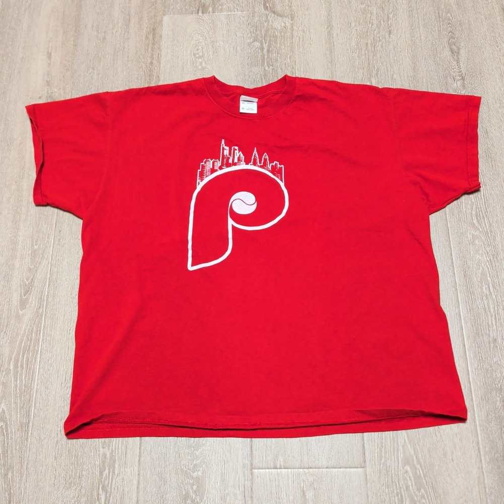 Fruit of the Loom Philadelphia Phillies T-Shirt Women 2XL Red Philly Skyline Tee
